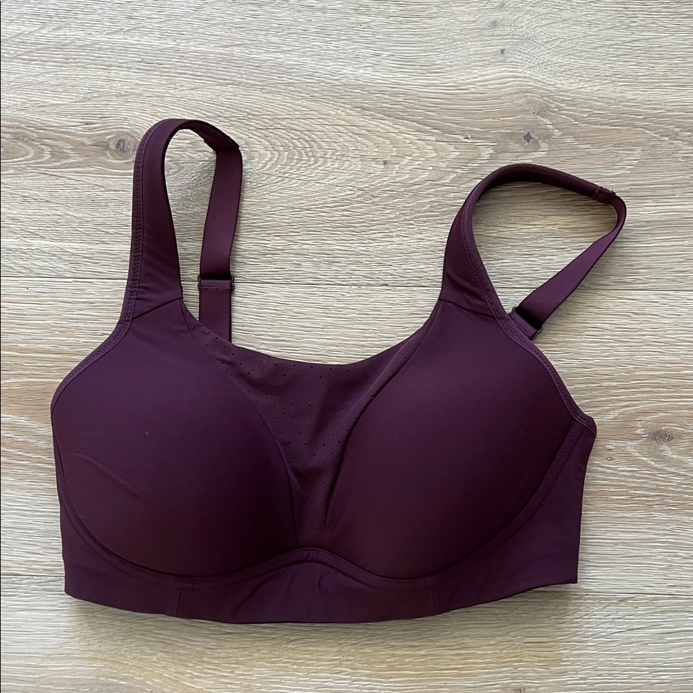 LuluLemon Sports Bra Like New - Picture 2 of 3